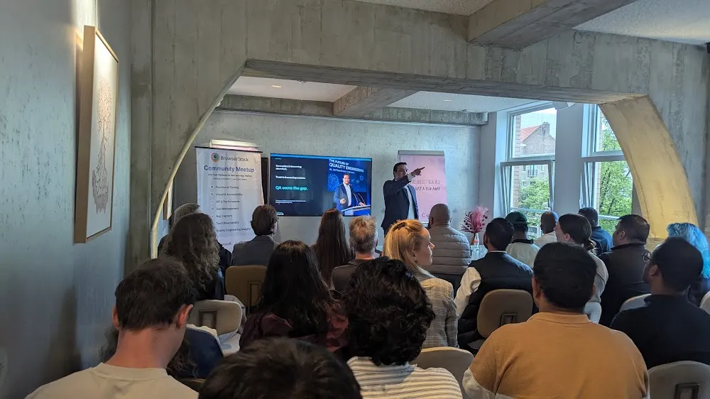 BrowserStack Meetup Amsterdam 2026 — Dinner and hallway-track conversations on where AI-driven quality engineering is heading (photo 6)
