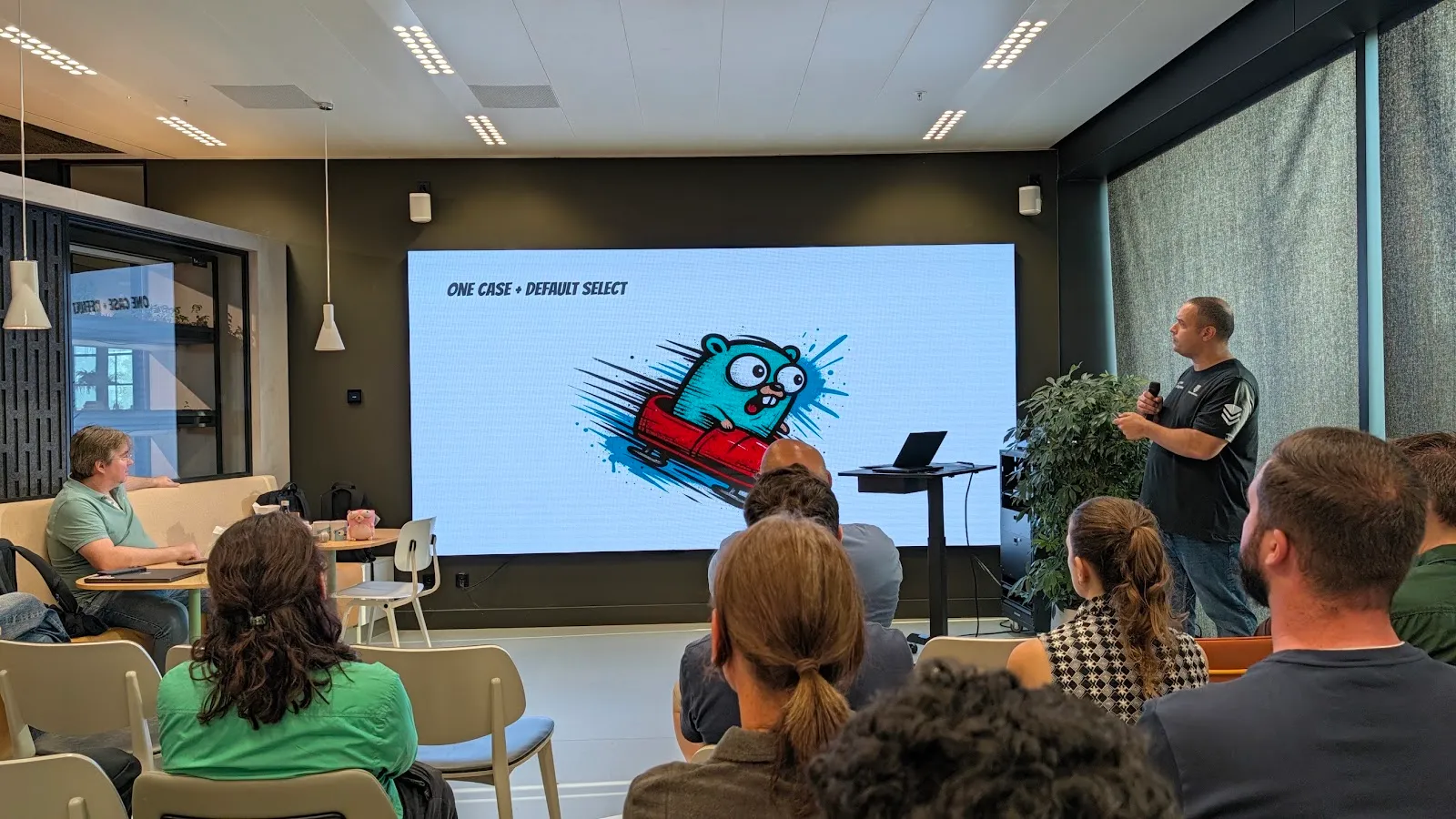 Go Amsterdam meetup - Jesus Espino on the select statement (photo 3)