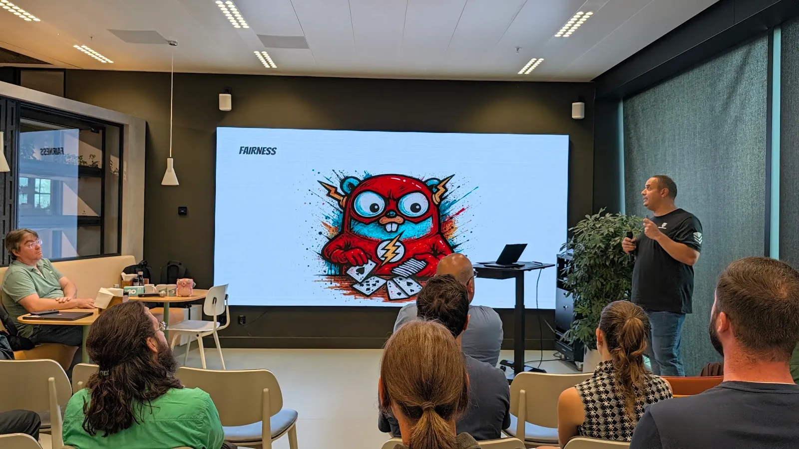 Go Amsterdam meetup - Jesus Espino on the select statement (photo 8)