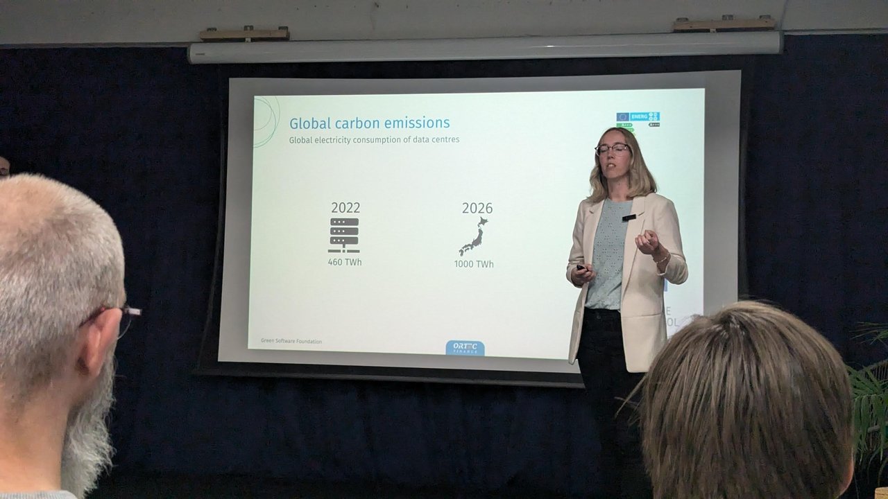 Slide on global carbon emissions with data centre electricity consumption of 460 TWh in 2022 and 1000 TWh in 2026