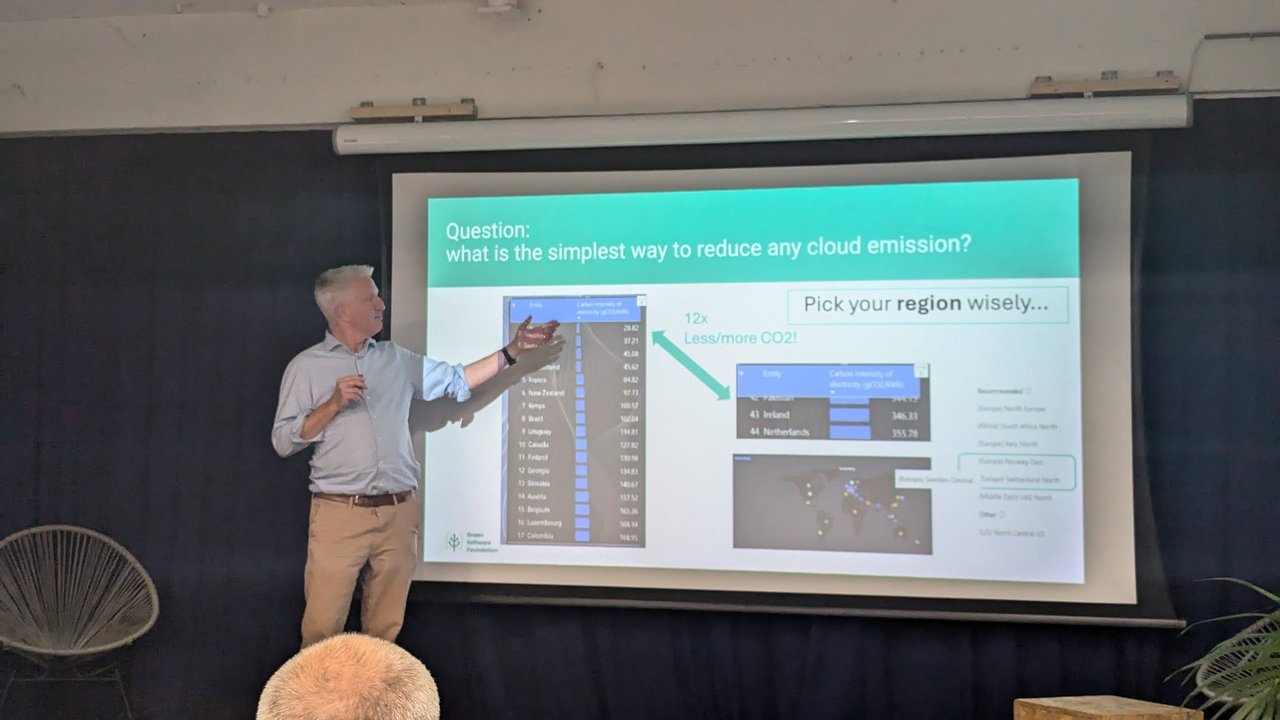 Slide asking what the simplest way is to reduce any cloud emission, answer: pick your region wisely