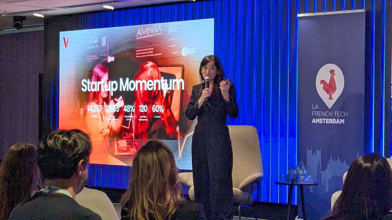 A presenter next to the VivaTech Startup Momentum slide showing 14,257 and 2,655 among its figures