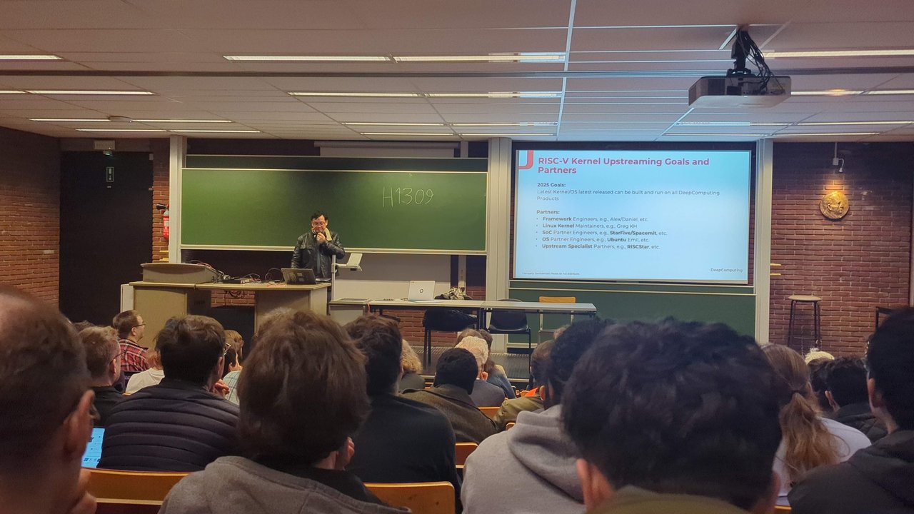 DeepComputing slide on RISC-V kernel upstreaming goals and partners for 2025 at FOSDEM 2025