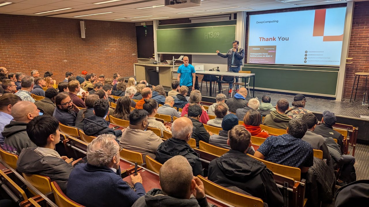 A packed lecture hall at FOSDEM 2025 on the ULB campus in Brussels