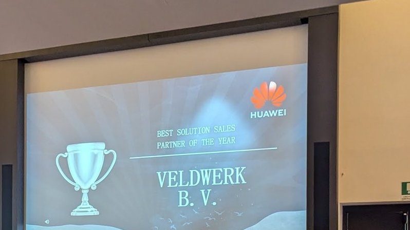 Award slide reading Best Solution Sales Partner of the Year, Veldwerk B.V., with the Huawei logo