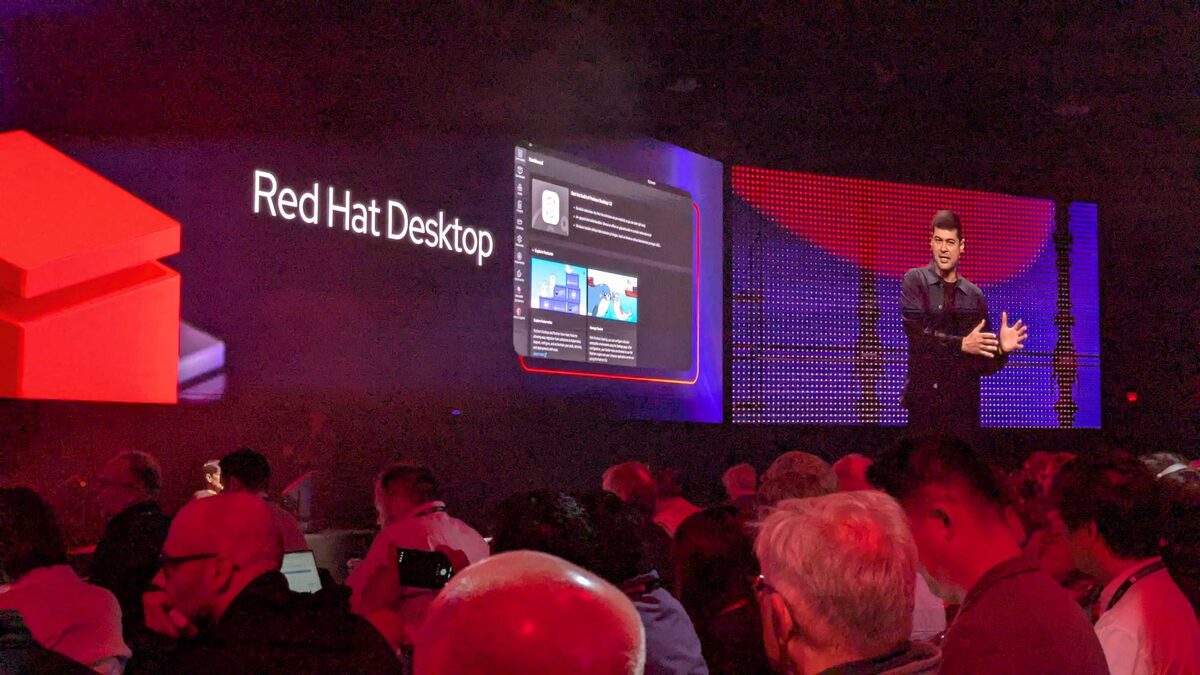 Introducing Red Hat Desktop on the keynote stage