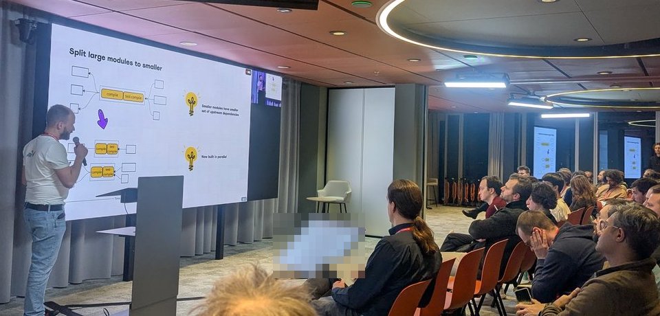 Sergey Chernov from Miro presenting the Split large modules to smaller slide: smaller Maven modules have a smaller set of upstream dependencies and are now built in parallel